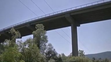 Тялото на 60 годишен мъж е било открито под виадукт в Габрово