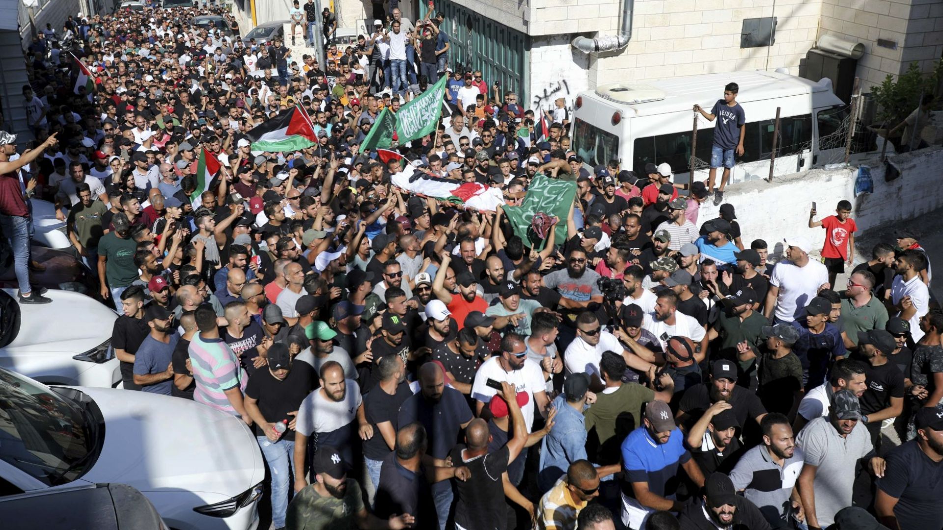 Разгневени протестиращи влязоха в сблъсък снощи с израелската полиция заради
