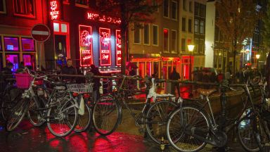 Радикални промени в Квартала на червените фенери в Амстердам