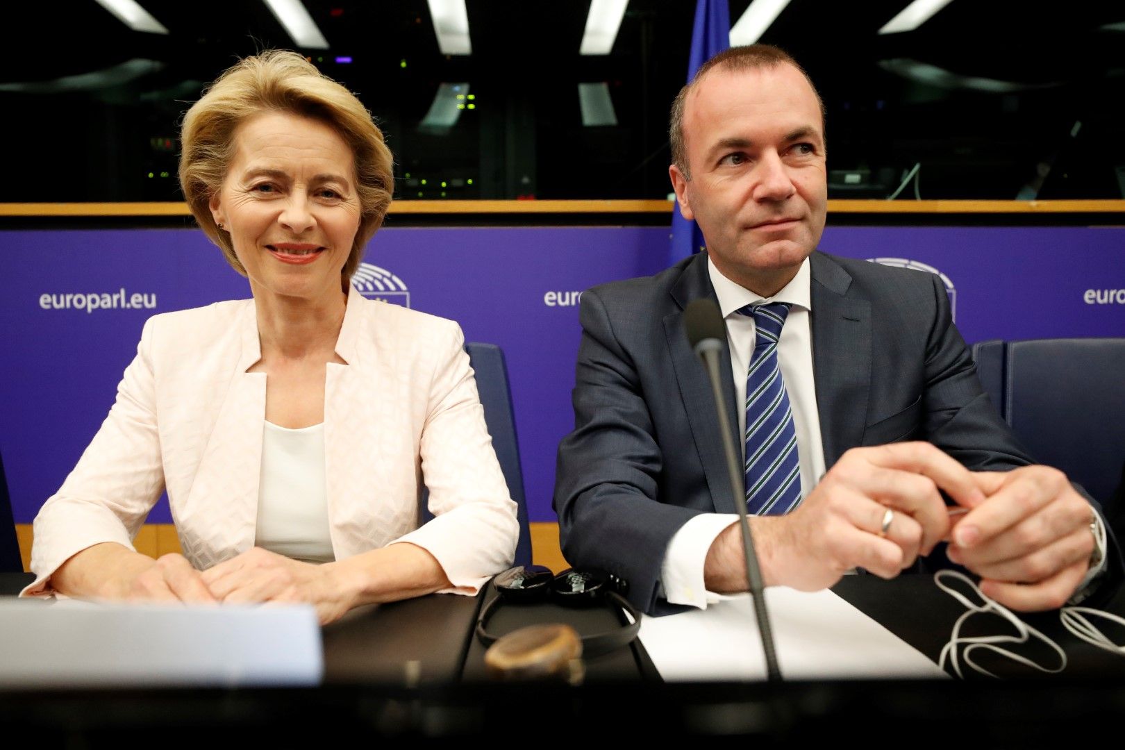 Урсула фон дер Лайен и Мартин Вебер - председател на групата на десницата в ЕП, заедно в Европейския парламент