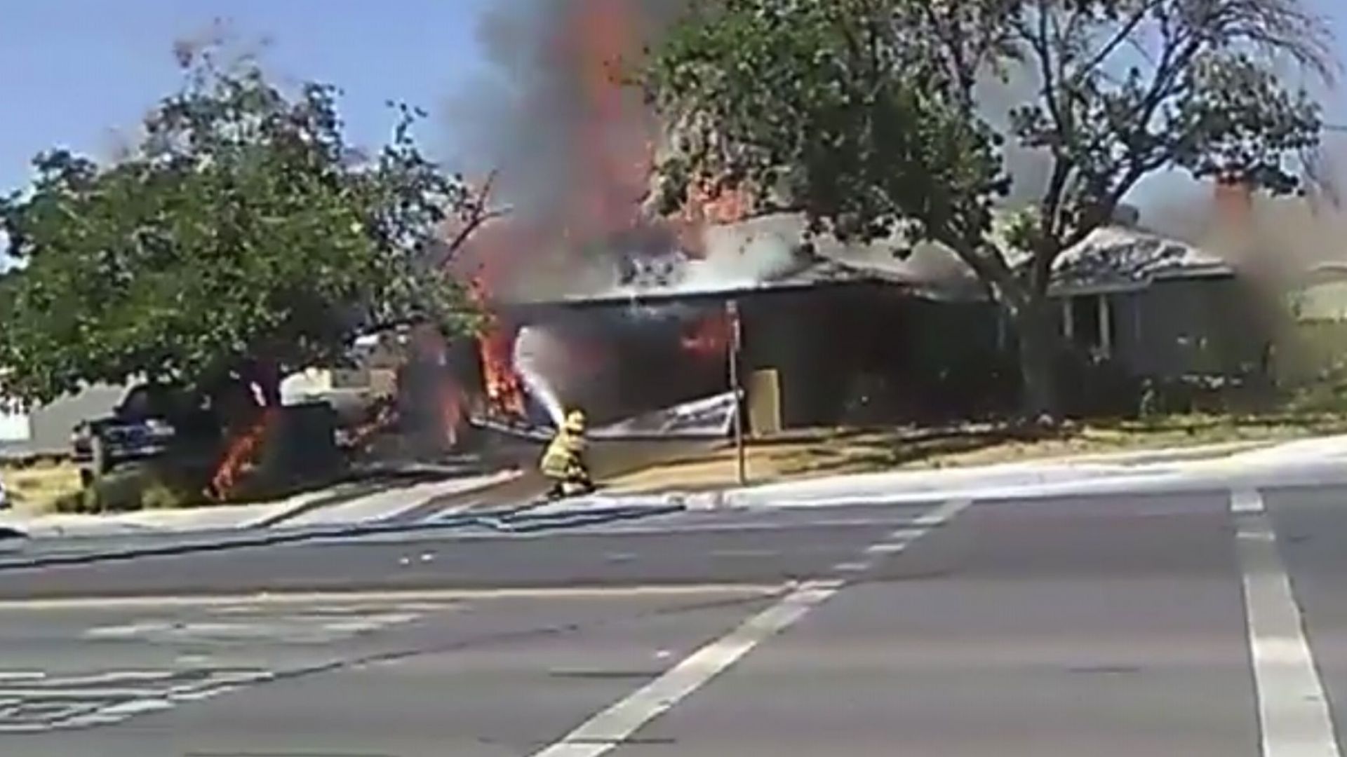 Режим на извънредно положение бе въведен в окръг Кърн в