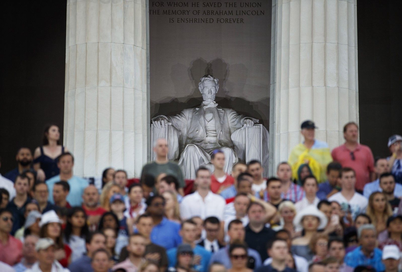 Мемориалът на Линкълн зад множеството хора, събрали се за празника на 4 юли миналата година