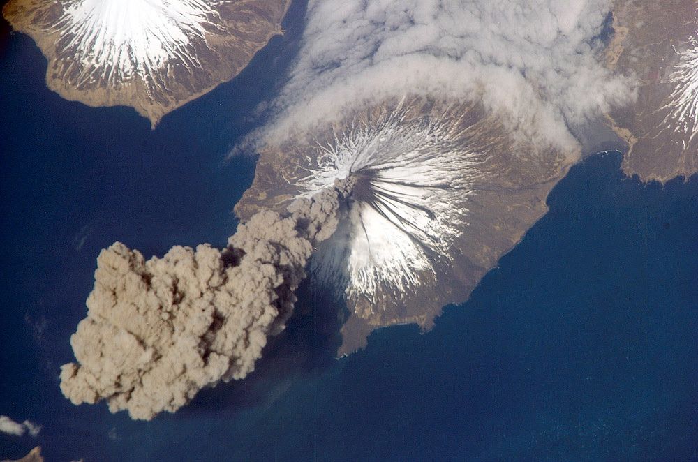 Вулканът Кливленд в Аляска