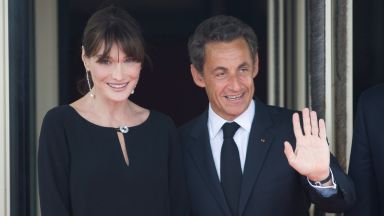  Никола Саркози се оказа по-висок от Карла Бруни на корицата на "Пари мач" 