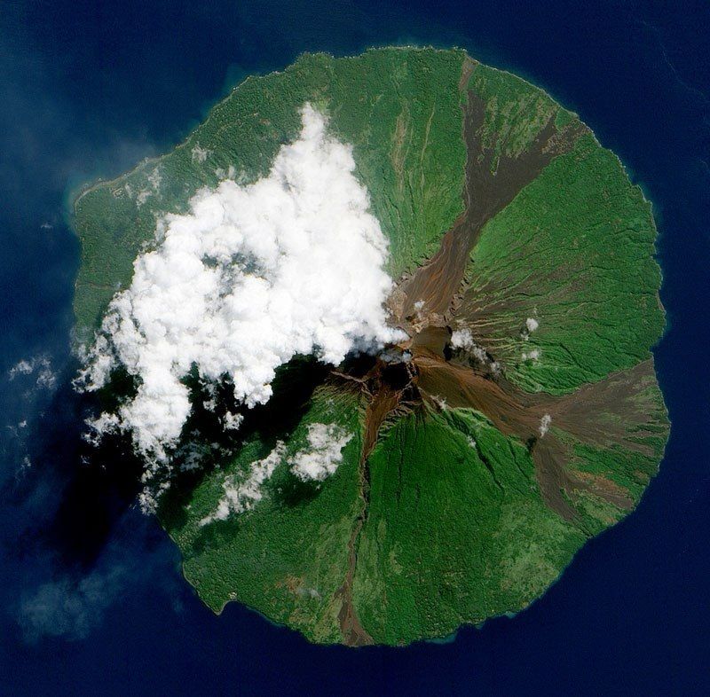 Вулканът Манам в Папуа Нова Гвинея