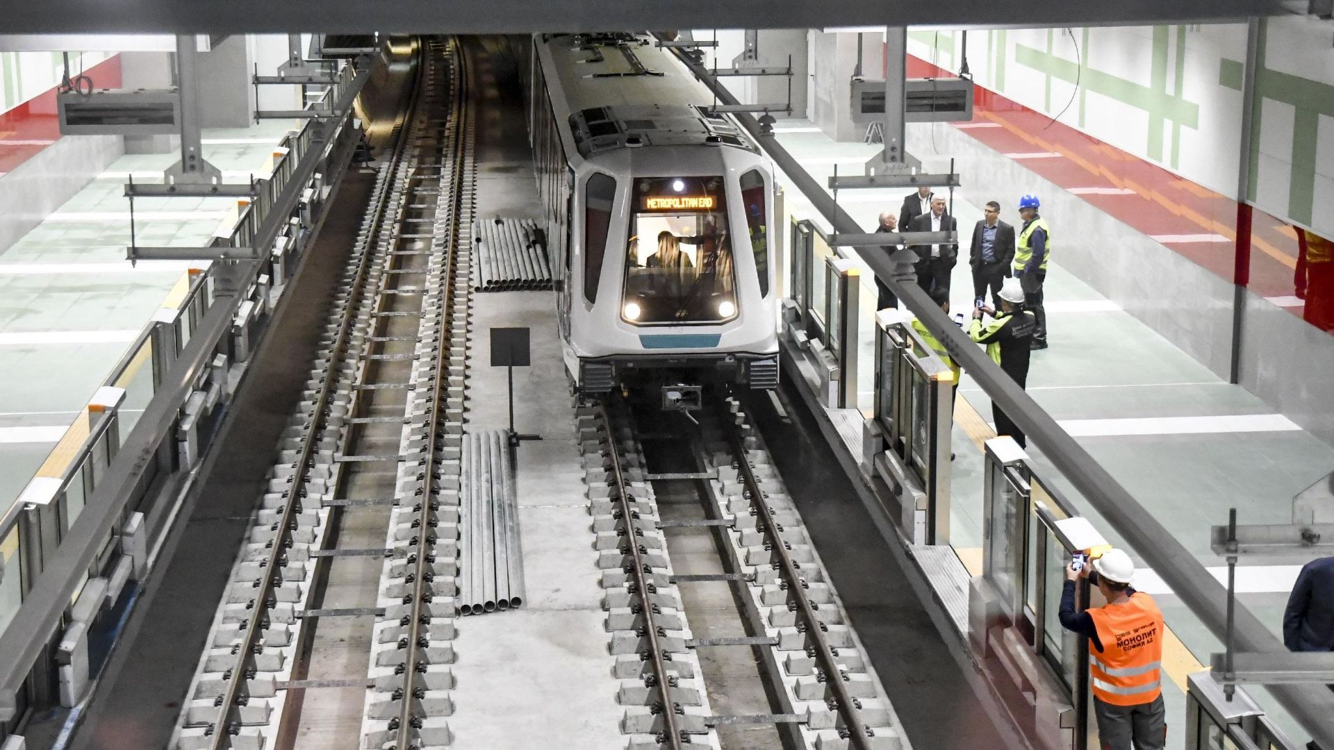 Започна вторият етап от бетонирането на релсовия път на третия