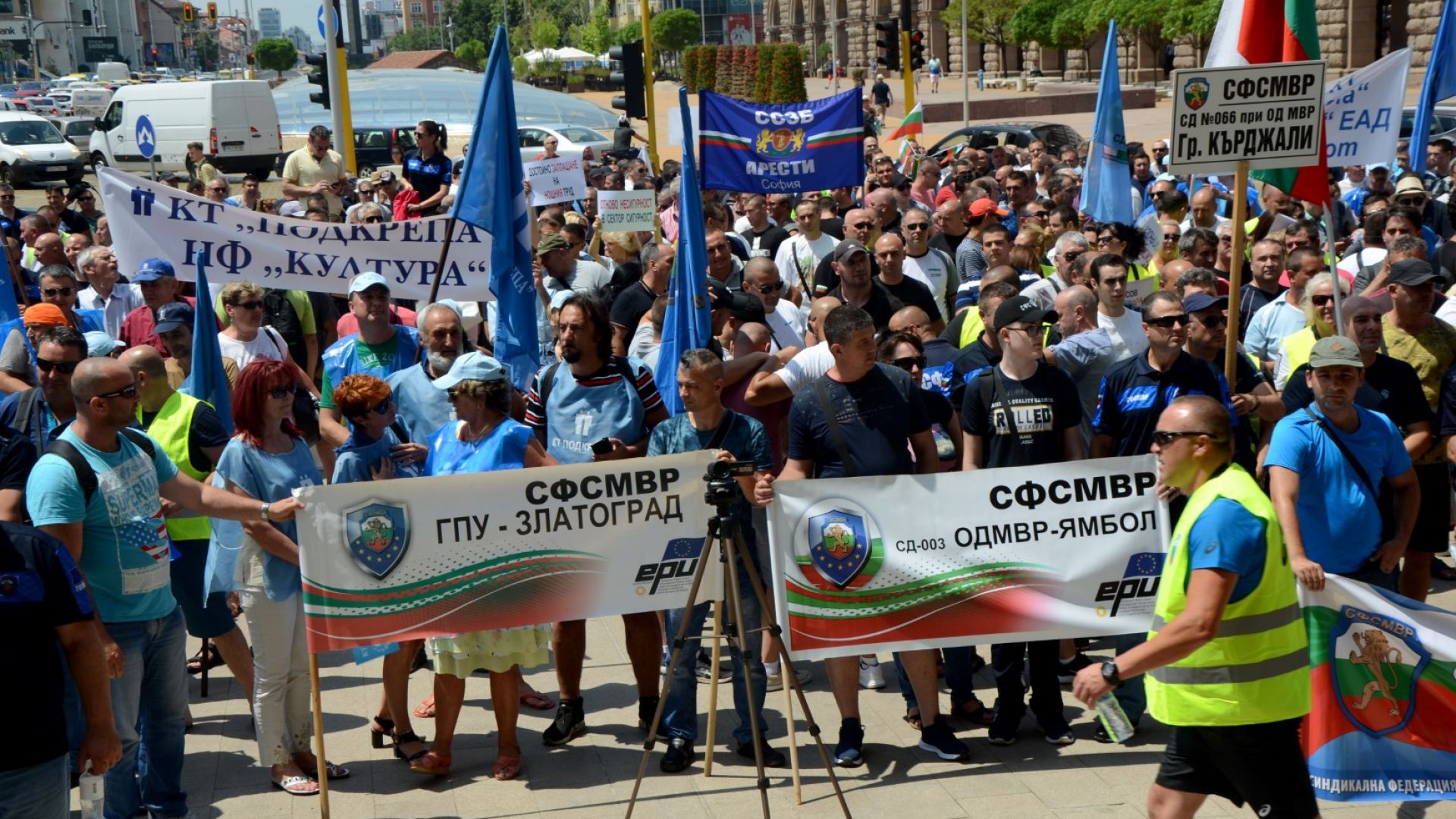 Увеличение на заплащането за нощен труд поискаха с протест полицаите