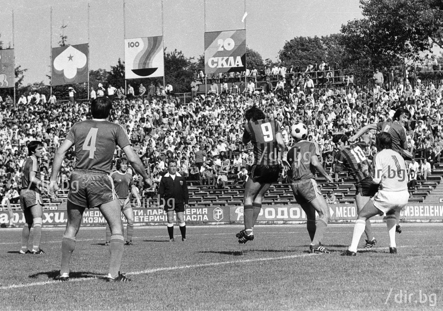 В атака с екипа на Локо (Сф) срещу Левски в шампионския мач от 1978 г.