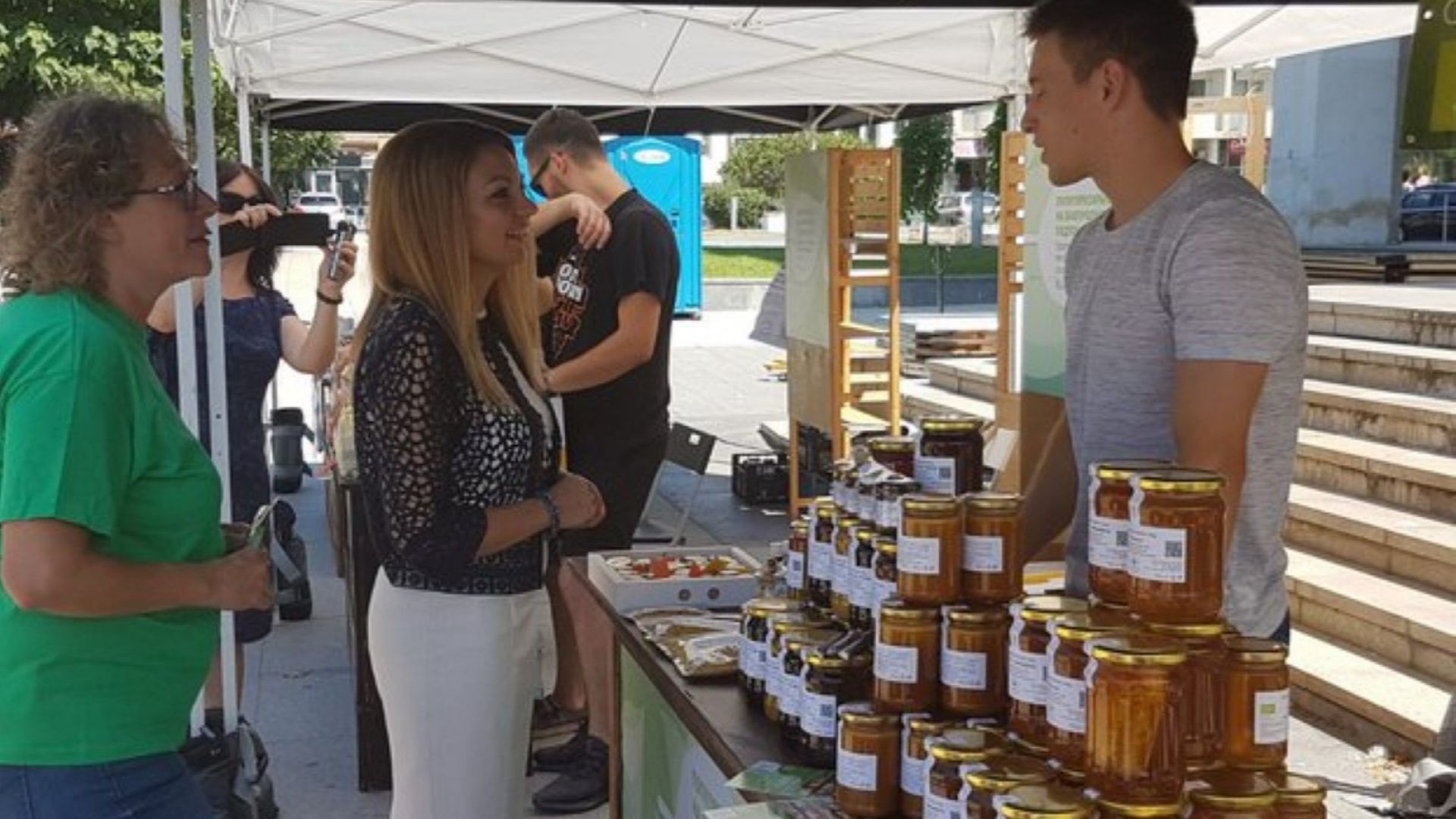 България е водеща по биорозово и лавандулово масло, в челото е по биологични пчелни кошери