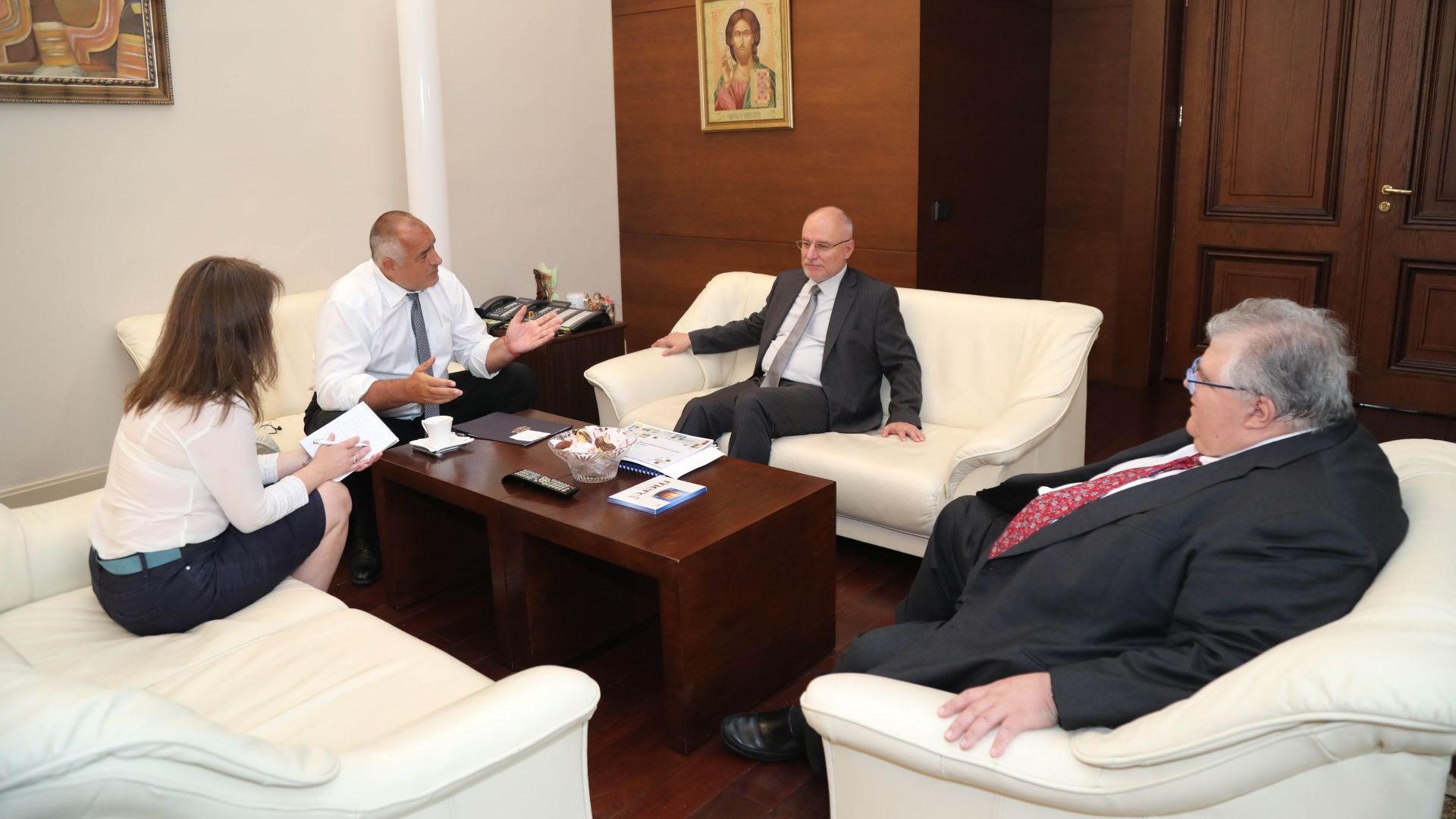 Министър председателят Бойко Борисов разговаря с Агустин Карстенс Генерален мениджър на