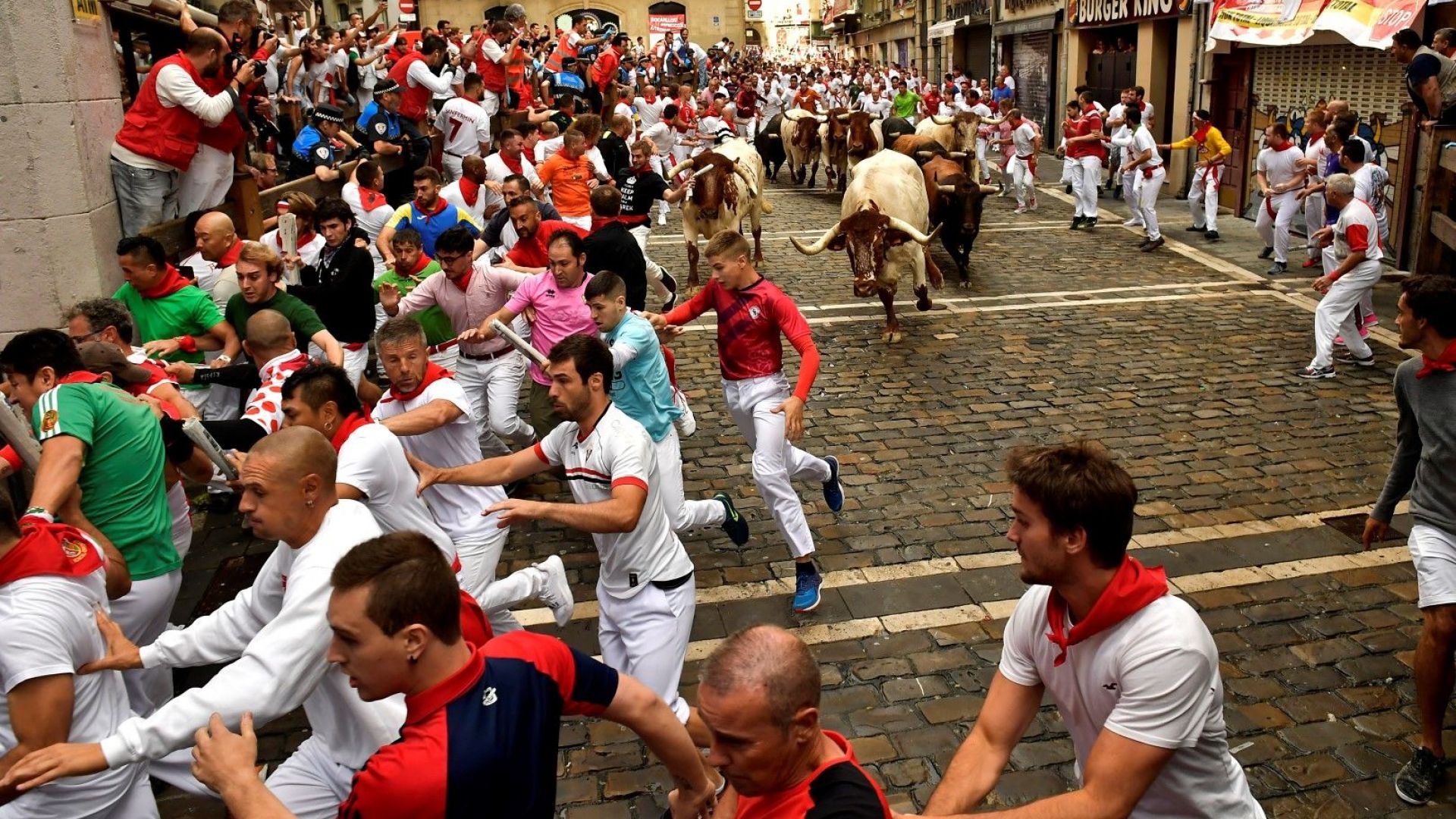 Петима души бяха ранени от които единият е с лека