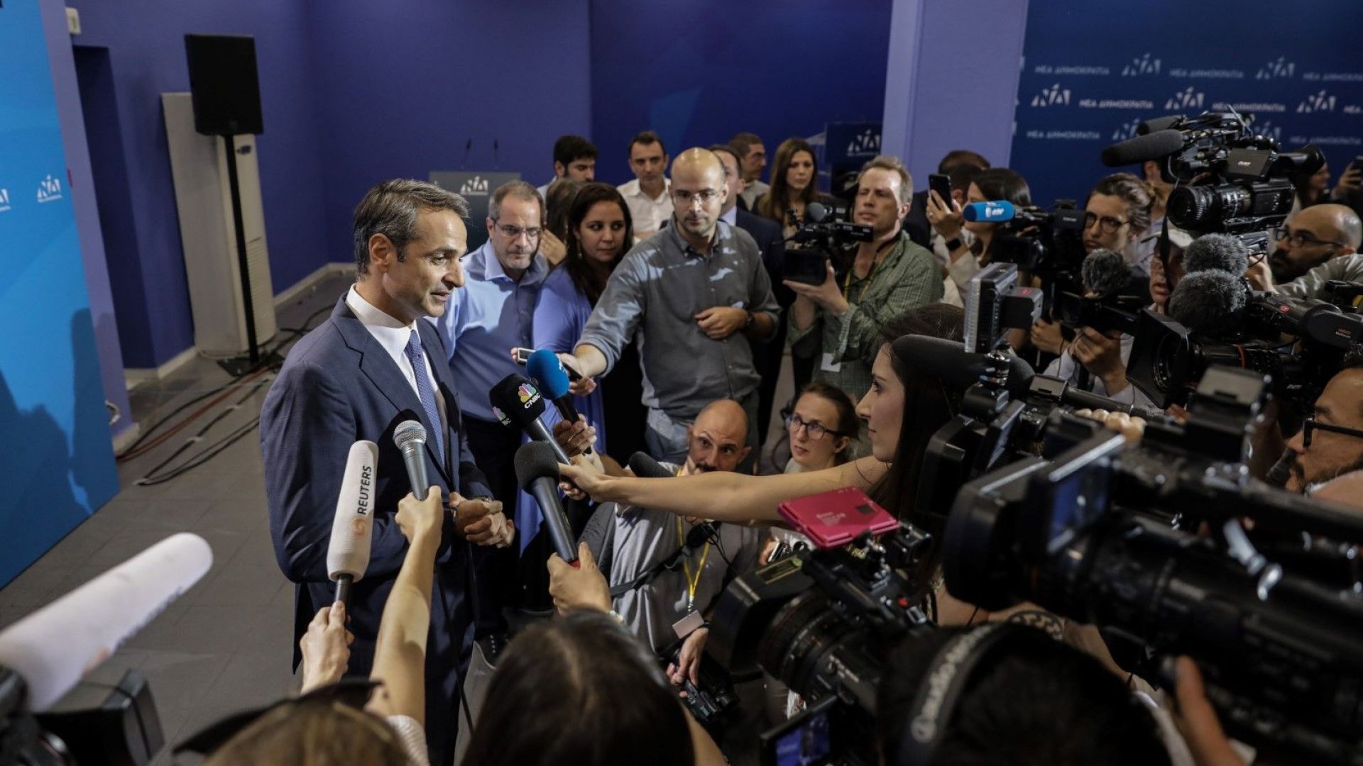 Програмата на Мицотакис и "сивите зони", президентът на Гърция връчи мандат на победителя 