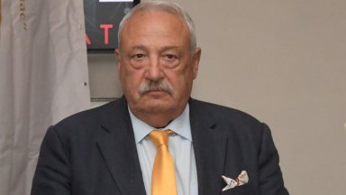 От два дни известният тв публицист Иван Гарелов е консултант