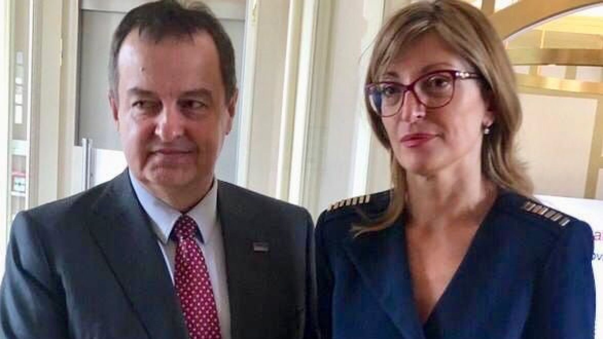 Вицепремиерът и министър на външните работи Екатерина Захариева се среща