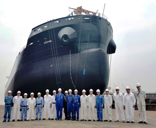 В китайска корабостроителница спуснаха на вода втори 45 000-тонен кораб, поръчан от Параходство БМФ