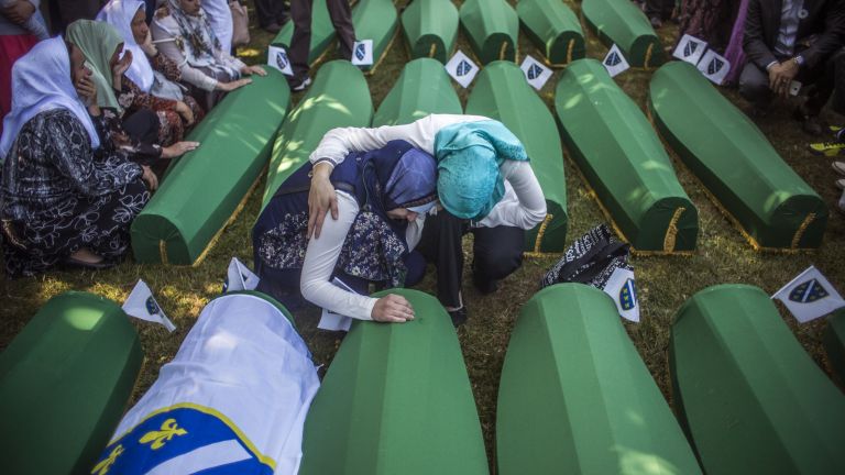 Организацията Майки на Сребреница заслужава Нобелова награда за мир, заяви