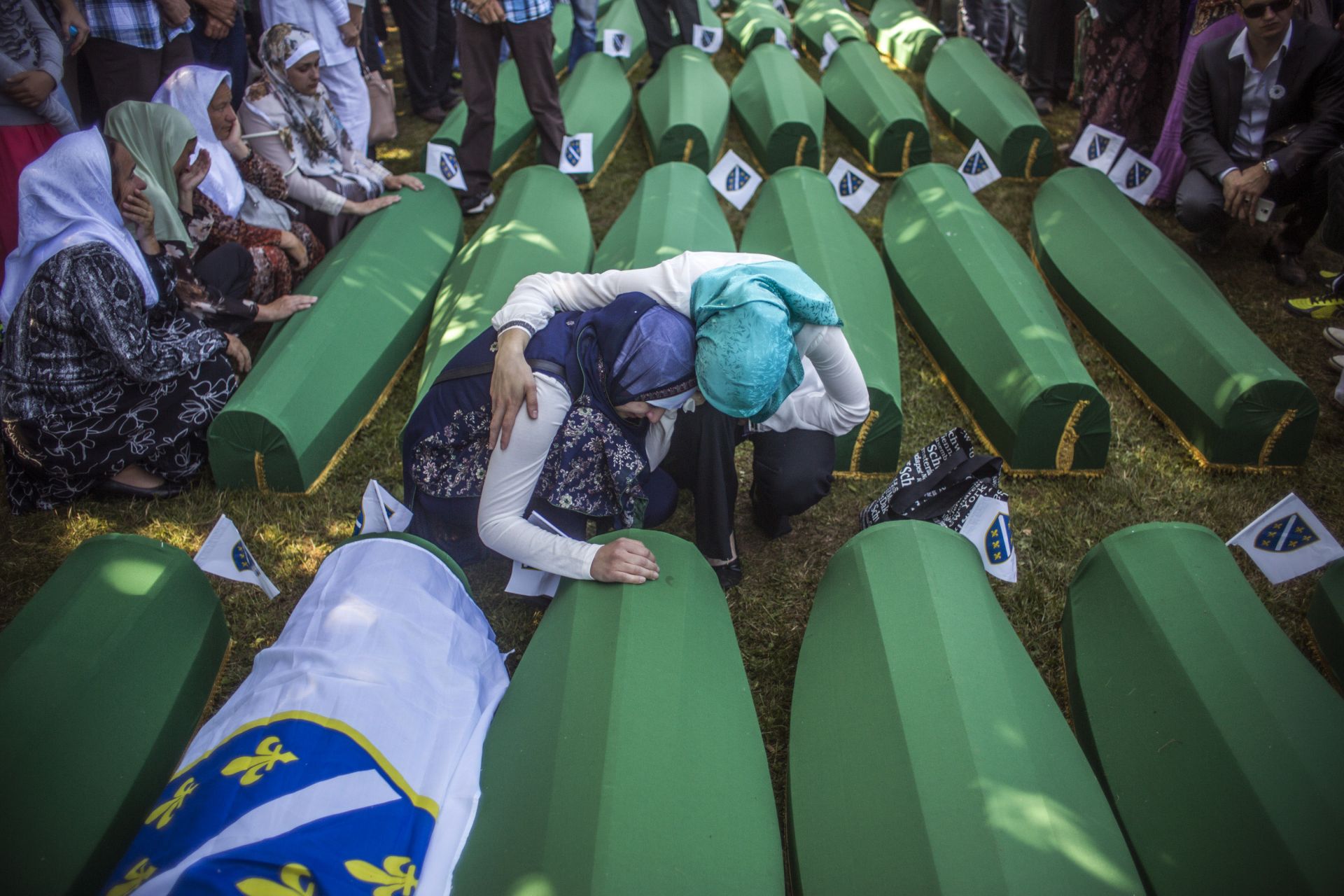 Хиляди мъже са убити в Сребреница от бойците на ген. Младич
