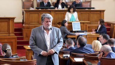 Вежди Рашидов се отказва от кандидат депутатското място в листите