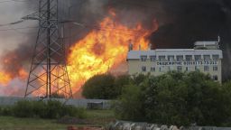 Една загинала и 13 ранени при пожара в руската ТЕЦ (видео)
