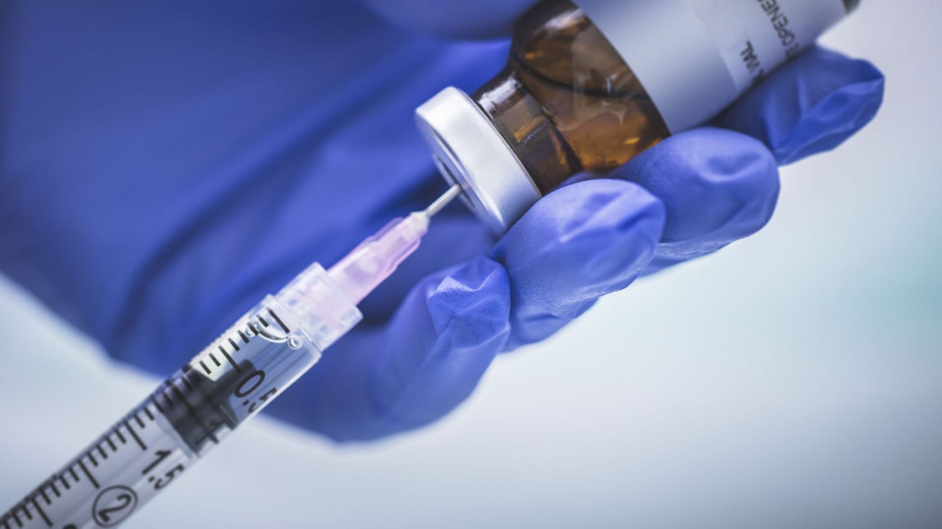 Китай разработва ваксина от нов вид срещу коронавируса