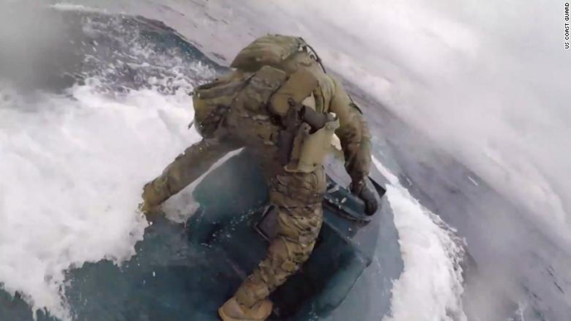 US командоси щурмуваха подводница с тонове кокаин (видео)