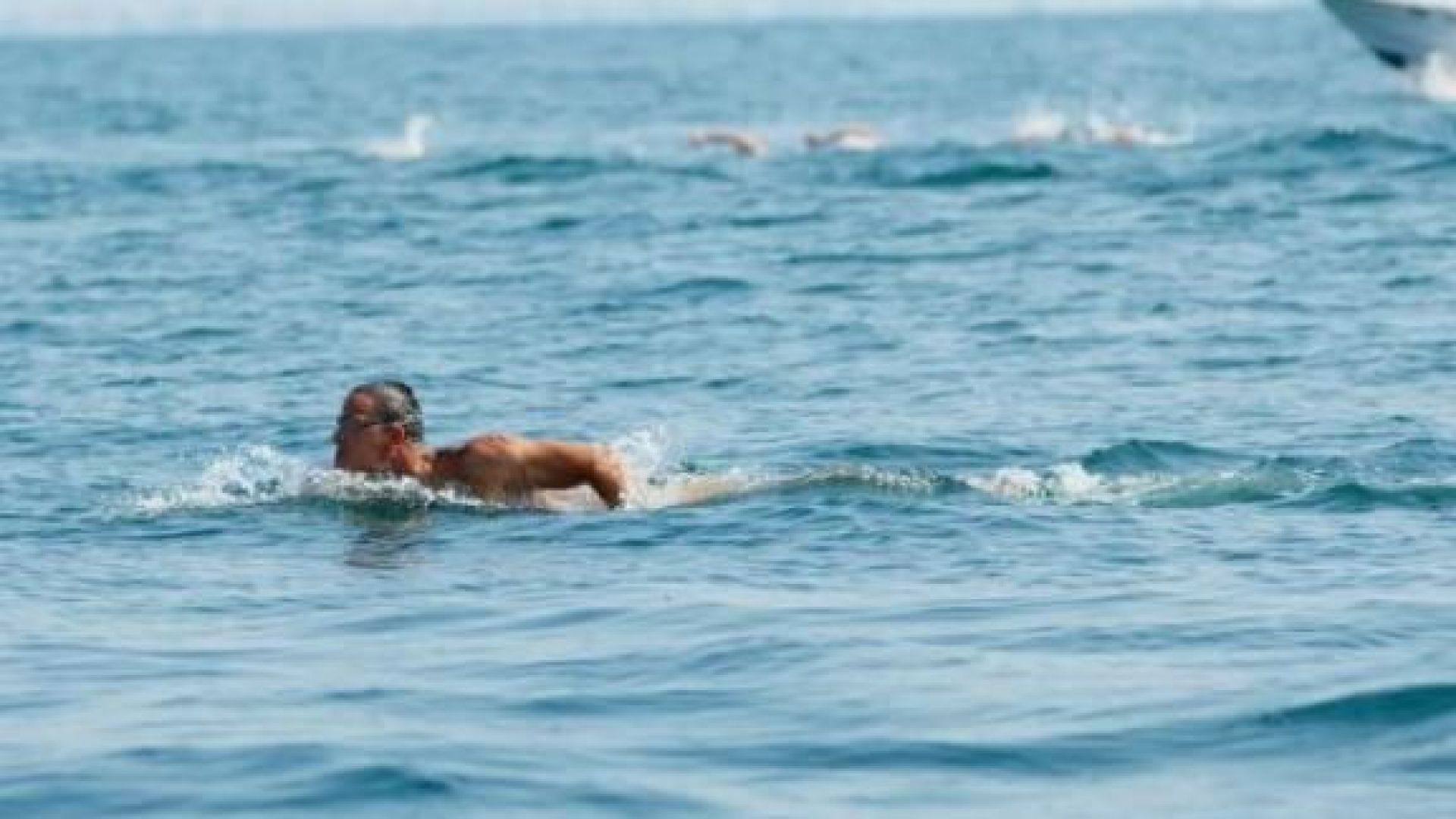Цанко Цанков много силно иска да бъде първият човек, преплувал