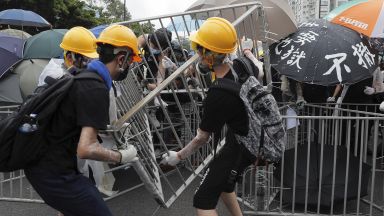 Сблъсъци при протестите в Хонконг