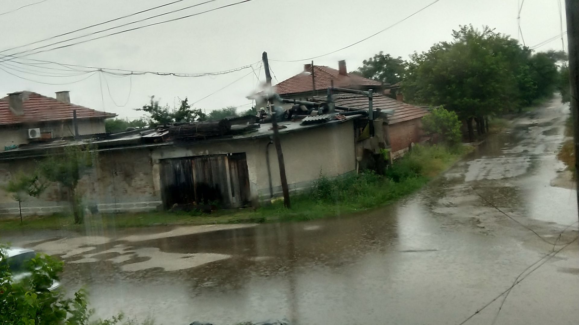Пловдивското село Белозем под вода 