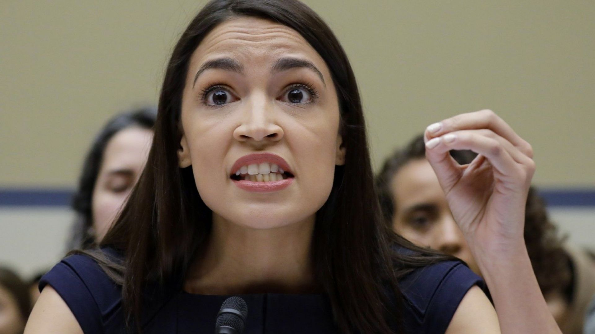 Президентът Доналд Тръмп се нахвърли вчера в Туитър срещу група