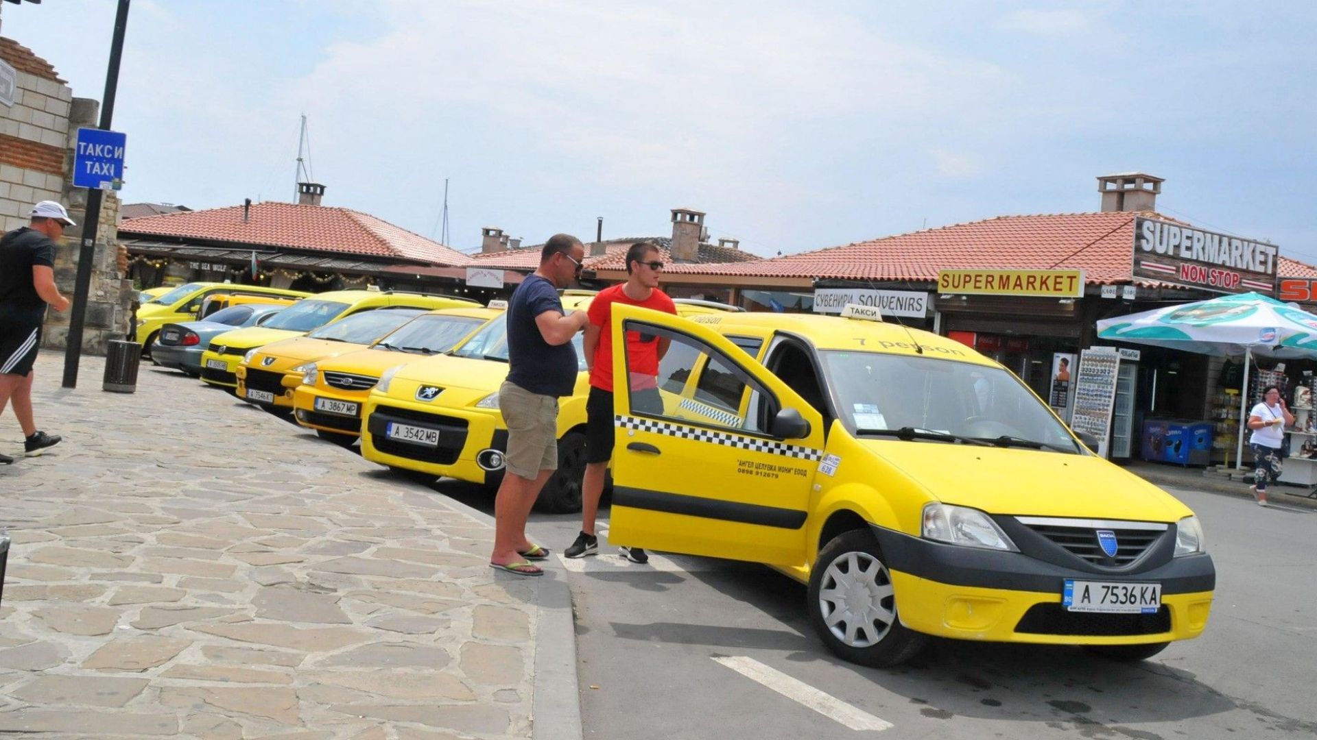 Пиян швед открадна такси в Несебър и катастрофира