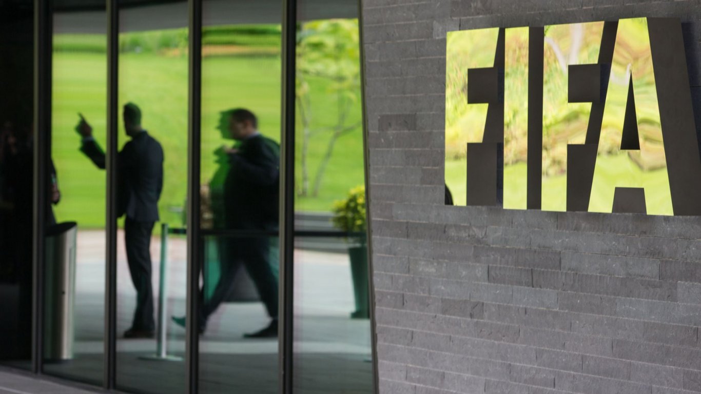 ФИФА изхвърли две страни за неопределено време заради намеса на властите във футбола