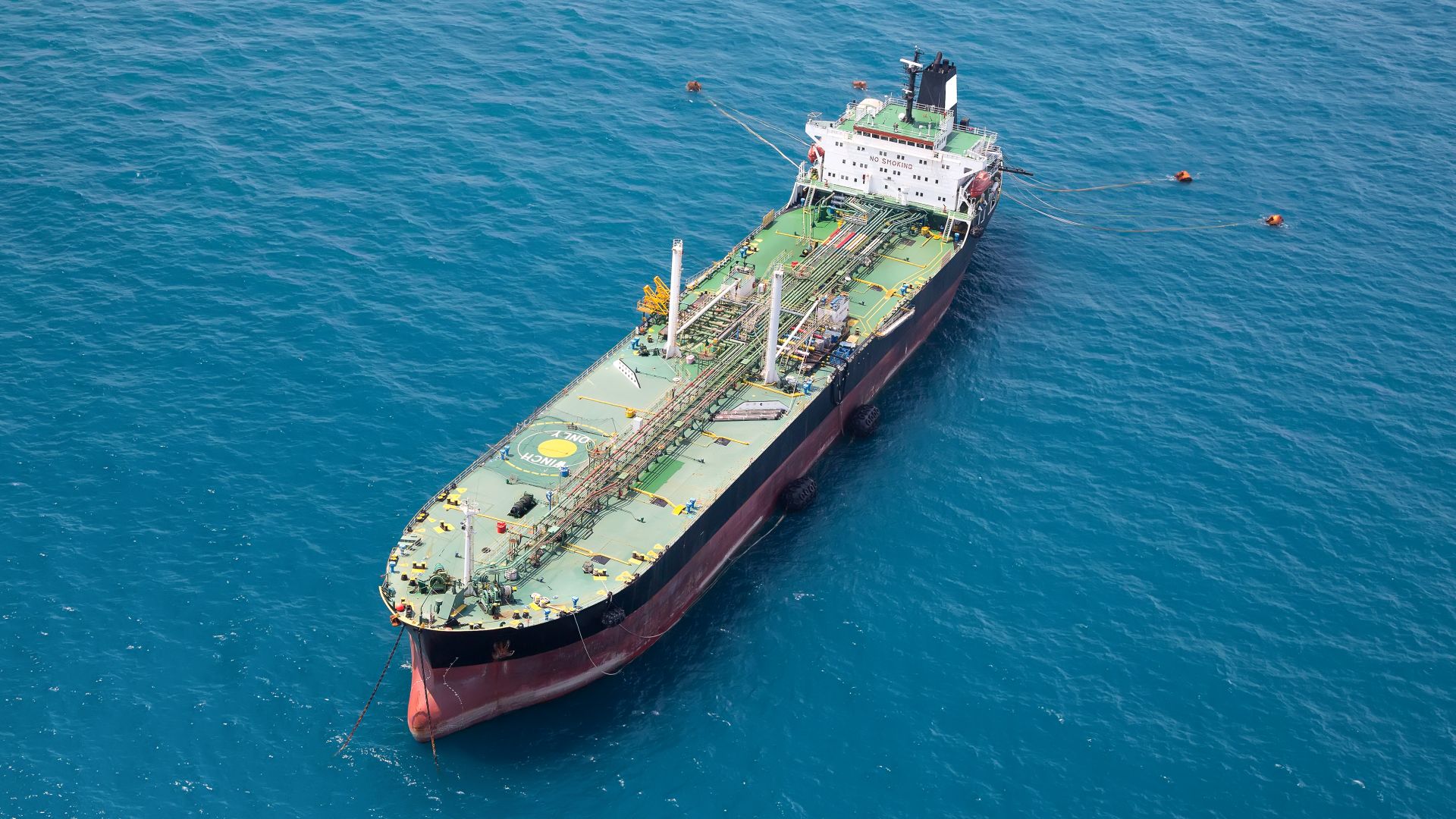 Петролен танкер изчезна в Ормузкия проток