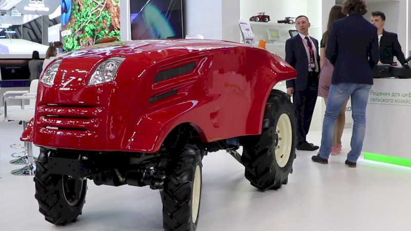 Руснаци построиха безпилотен трактор