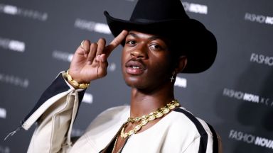Lil Nas X пусна маратонки с човешка кръв
