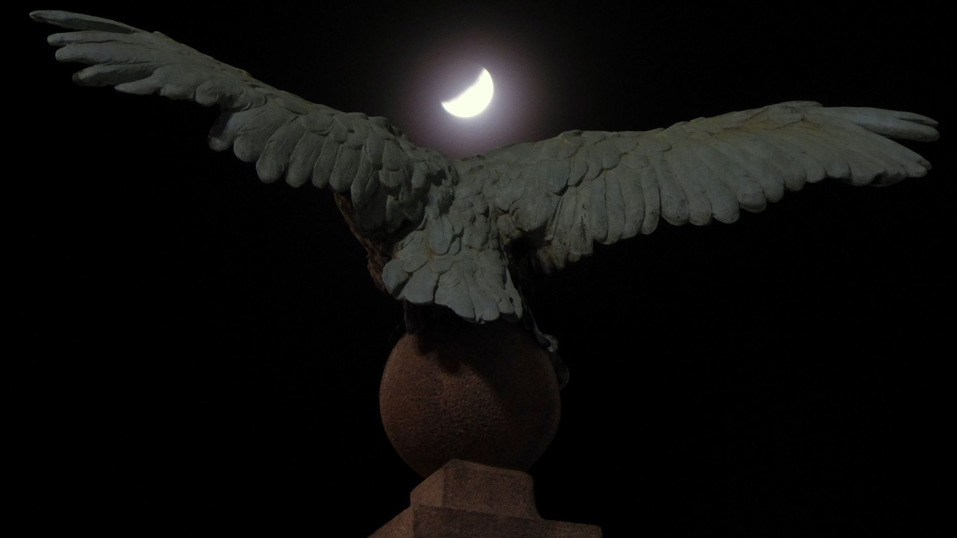 През 2026 г. от България ще се наблюдават едно слънчево и едно лунно затъмнение