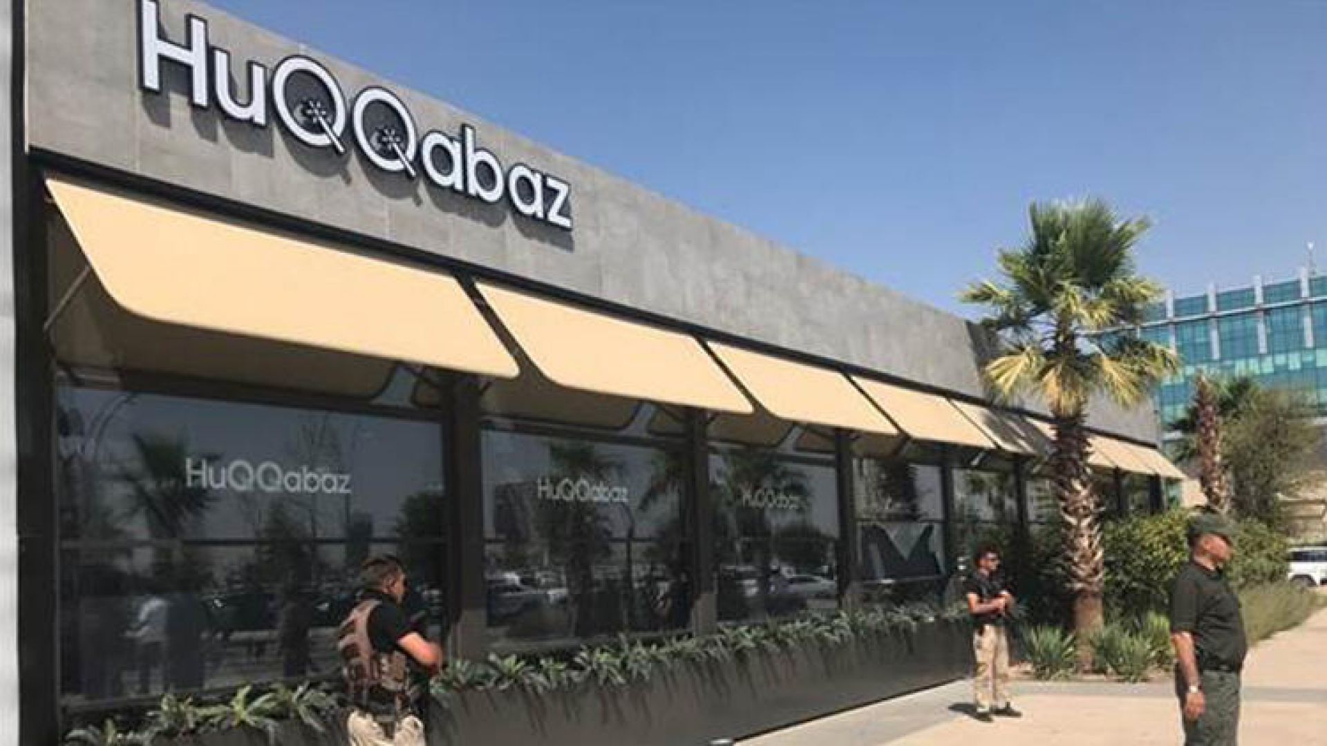 Най малко трима турски дипломати са били убити днес при стрелба