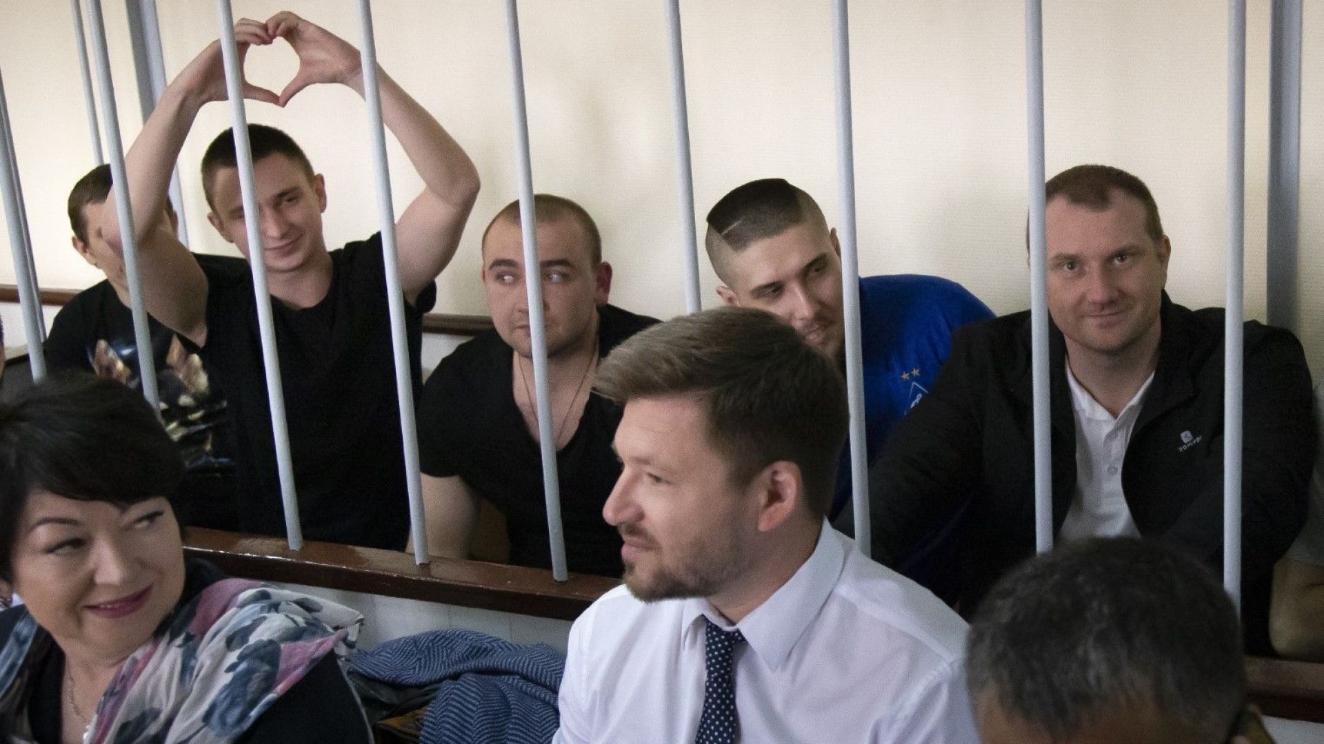 Руски съд удължи с още 3 месеца ареста на 24-имата украински моряци 