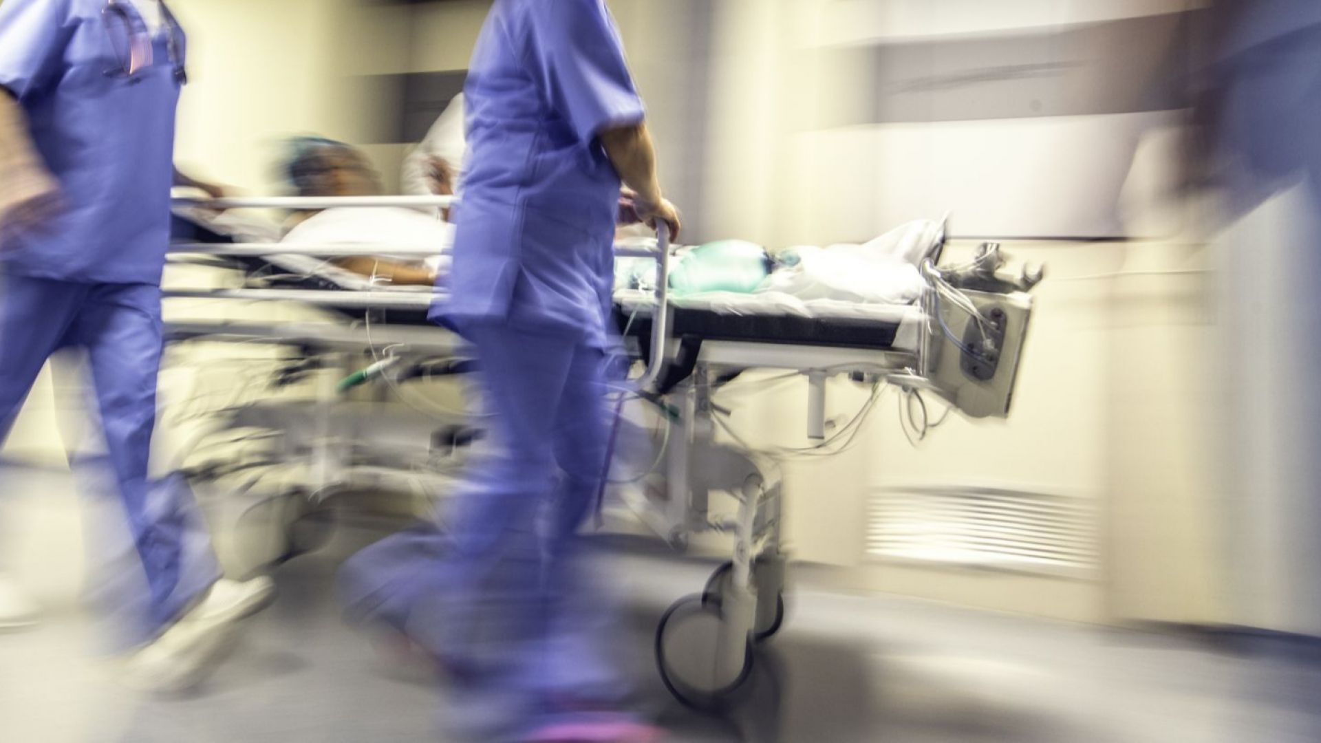 Успешна колаборация между две столични болници спаси живота на водещ