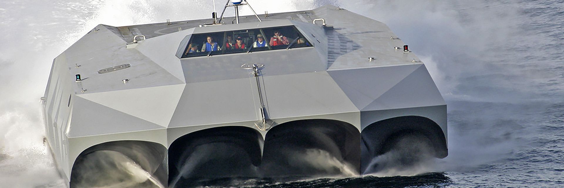 Заснеха "невидим" американски катер