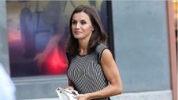 Оптична илюзия – кралица Летисия с красива рокля на "Hugo Boss"