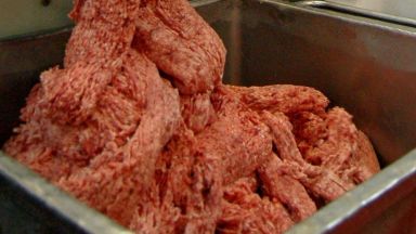 БАБХ забранява продажбата на прясно свинско месо на фермерските пазари