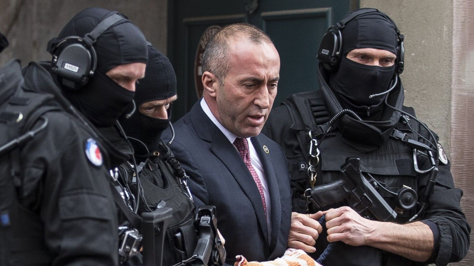 Косовският премиер в оставка Рамуш Харадинай заминава днес на излушване в Специалния