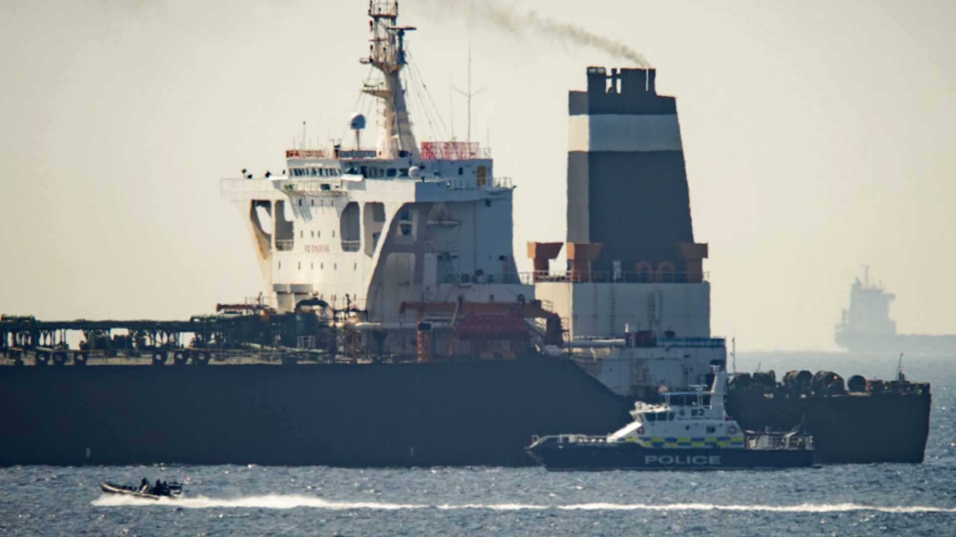 Силен натиск срещу Иран да освобоби UK танкера