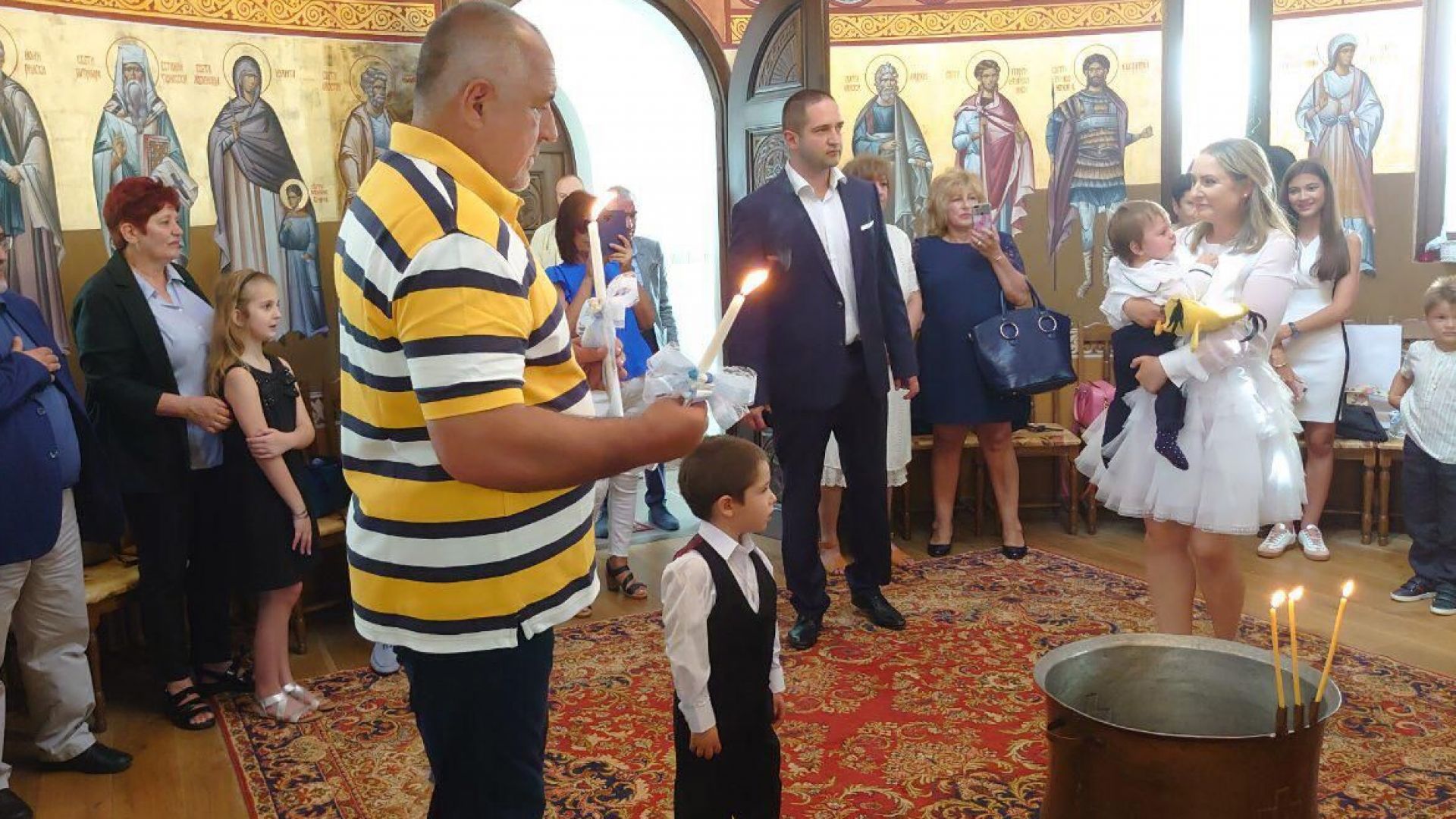 Премиерът Бойко Борисов стана кръстник на двамата си внуци