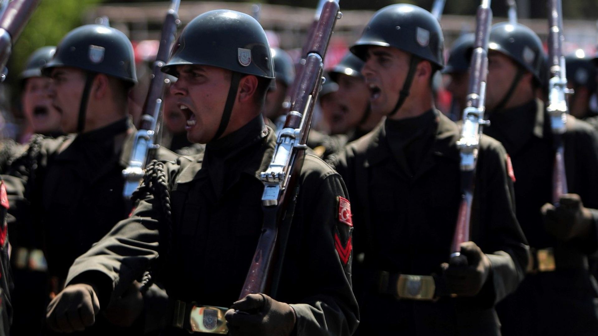 Турският външен министър Мевлют Чавушоглу определи в понеделник руските противовъздушни