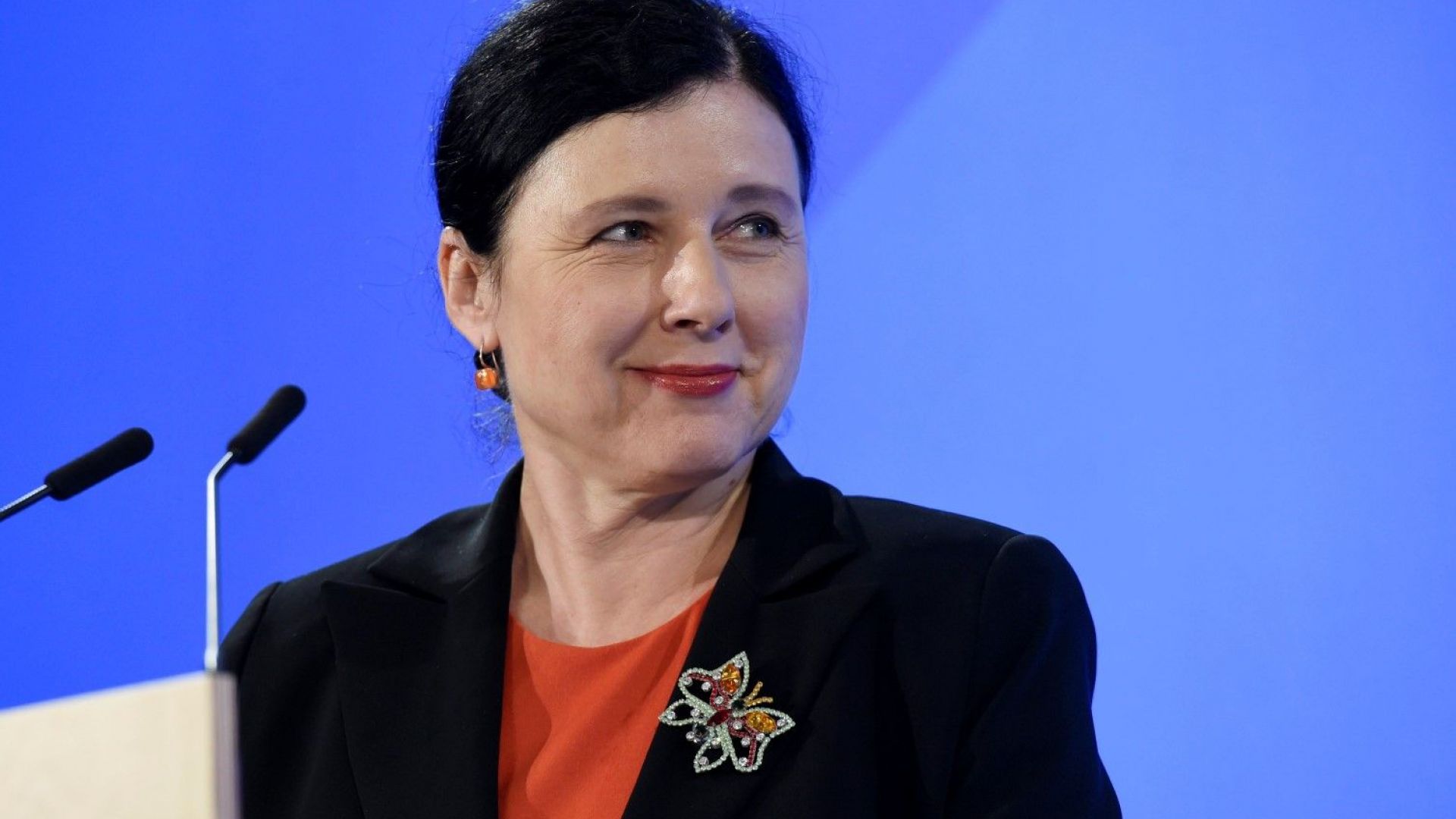 Европейският комисар по правосъдие Вера Юрова ще проучи внимателно казуса