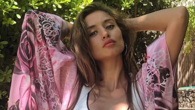 Саня Борисова покачи летните градуси със снимки по бански