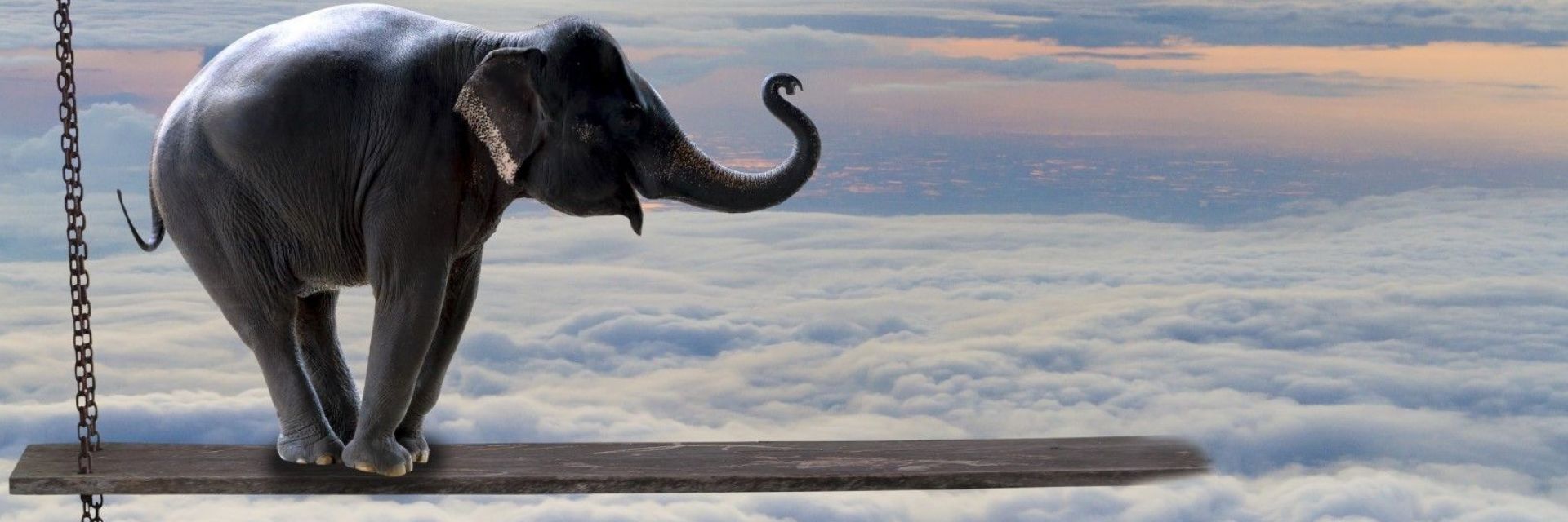 Колко тежи един облак? Колкото 100 слона (снимки)