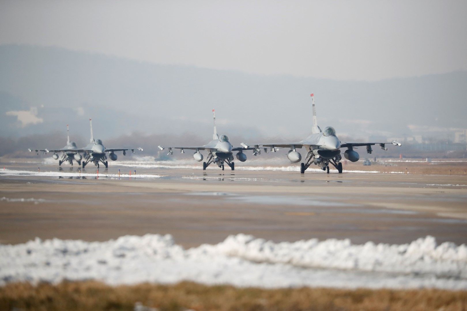 Изтребители Ф-16 (F-16) по време на учение на военни от Южна Корея и САЩ 
