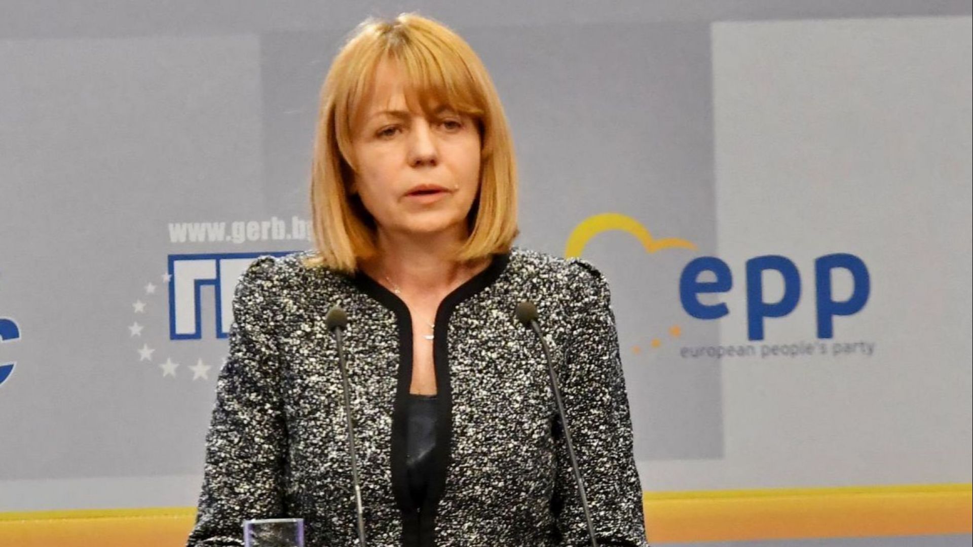 Фандъкова обявява през септември дали ще се кандидатира за нов мандат